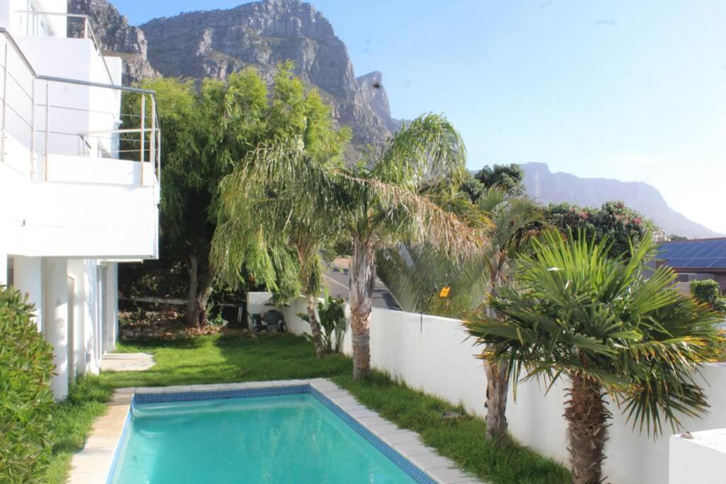 Cozy Camps Bay House With Mountain And Sea View Villa Kapstaden Eksteriør billede