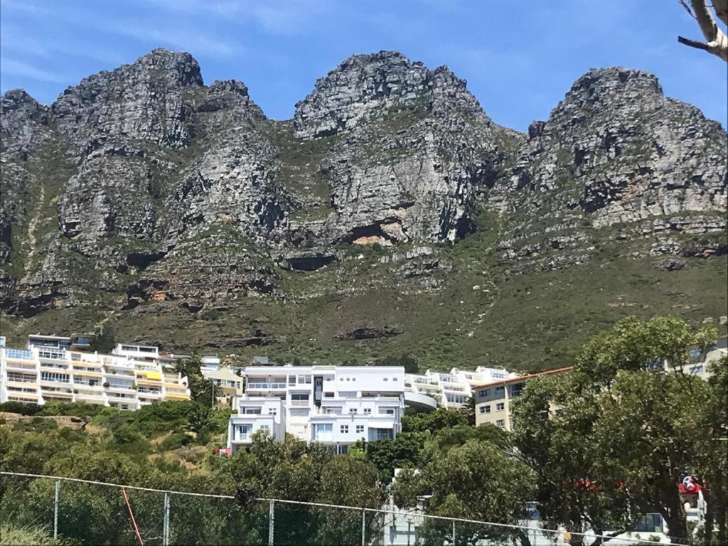 Cozy Camps Bay House With Mountain And Sea View Villa Kapstaden Eksteriør billede